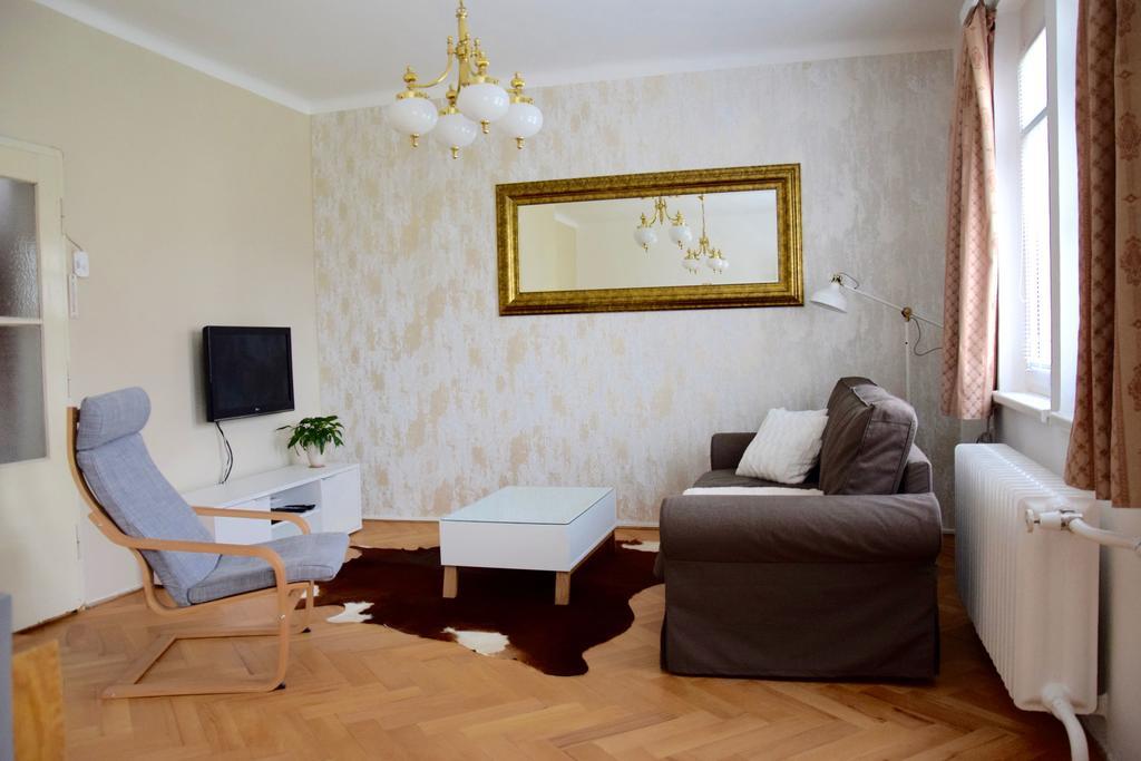 Classical House In Prague 6 Екстериор снимка